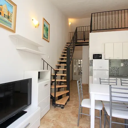 Apartment Robinson Bella Bogomolje