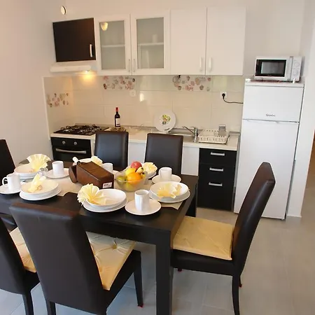 Apartment Robinson Bella Bogomolje