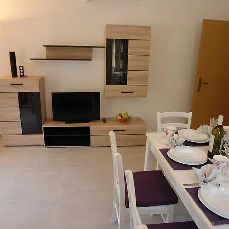 Apartment Robinson Bella Bogomolje