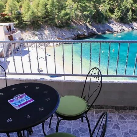 Robinson Bella * Bogomolje