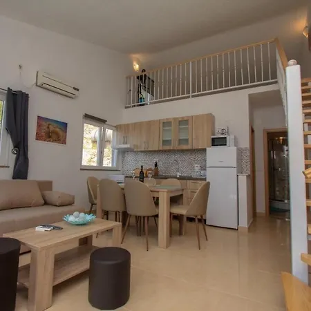 Apartment Robinson Bella Bogomolje