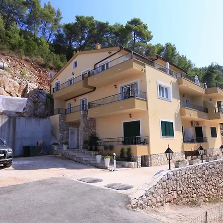 Robinson Bella Bogomolje