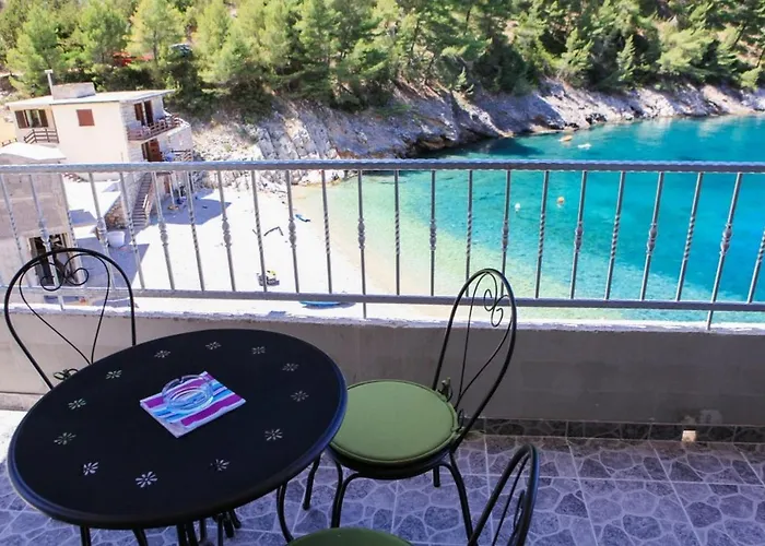 Robinson Bella * Bogomolje