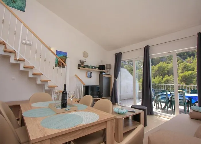 Robinson Bella * Bogomolje