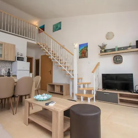 Apartament Robinson Bella *