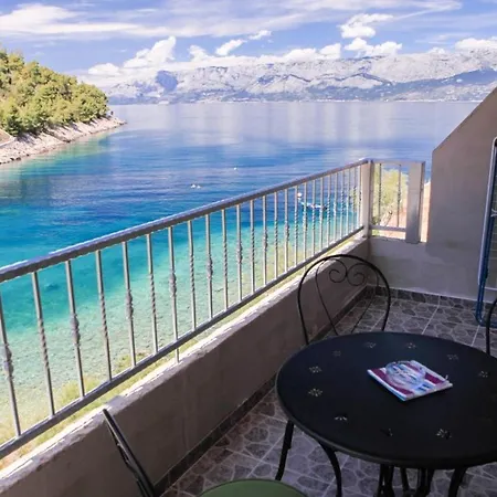 Robinson Bella * Bogomolje